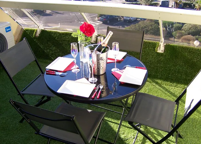 Naturiste Cap D'agde Heliopolis E 100 אגדה